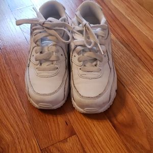 Kids nike white size 12 worn can be seen in the pc